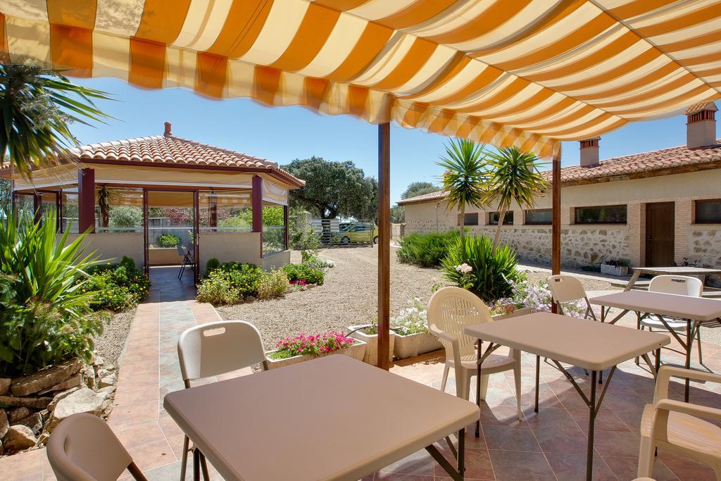 Casa Rural Las Gamitas Hotel Almoharin Exterior photo