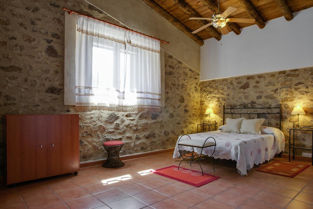 Casa Rural Las Gamitas Hotel Almoharin Room photo
